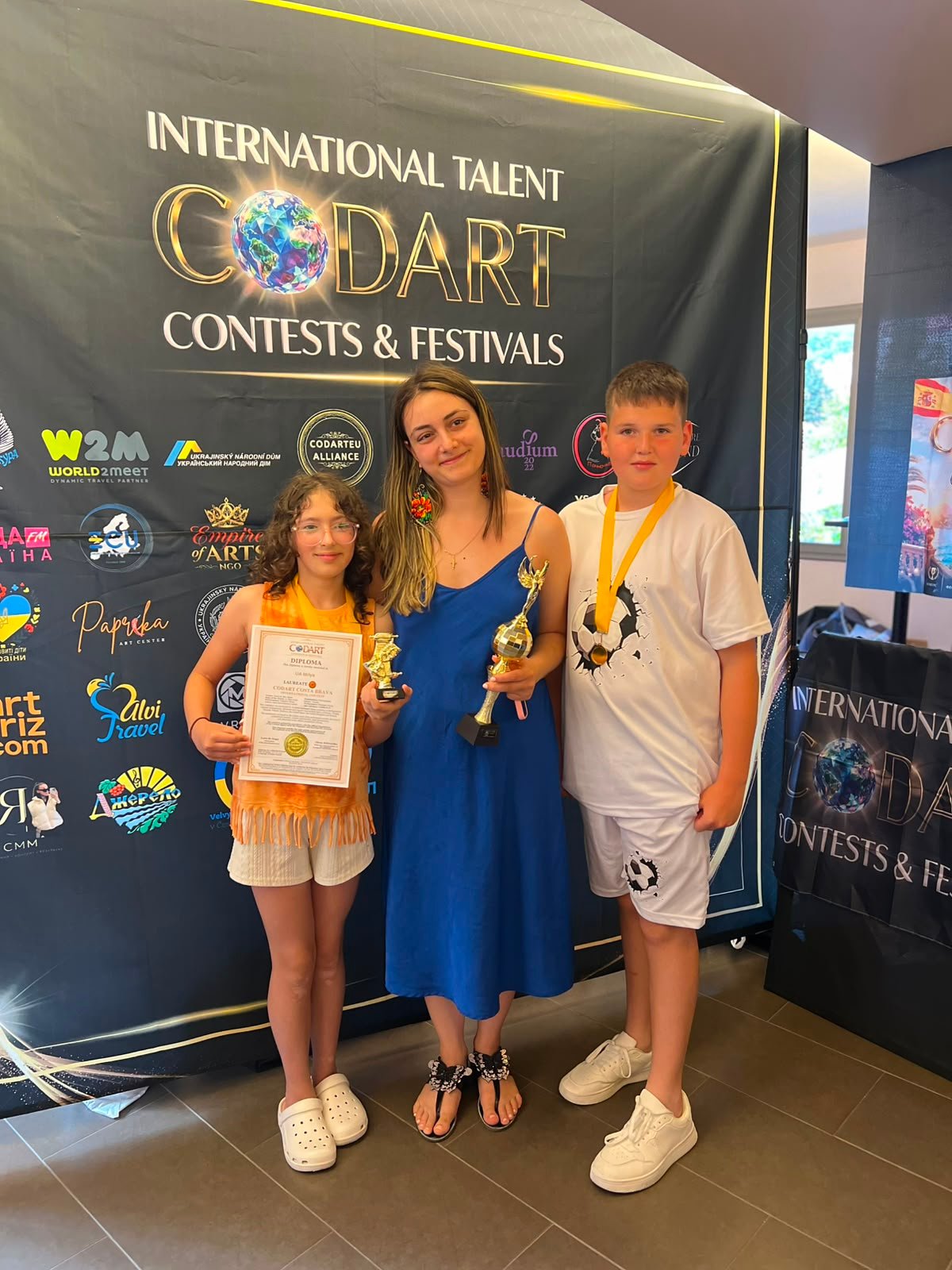 UA Mriya participants receiving the Third Prize at the Codart International Festival.